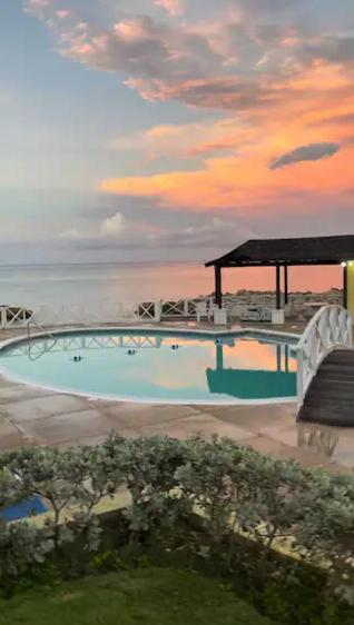 Sea 7 Apartment Ocho Rios Luaran gambar