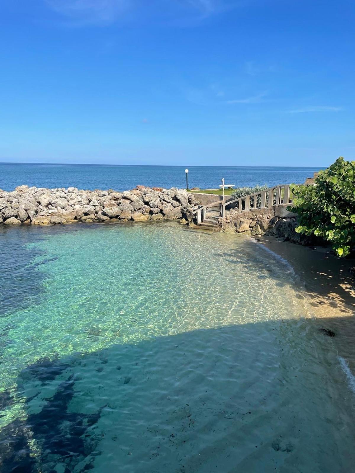 Sea 7 Apartment Ocho Rios Luaran gambar